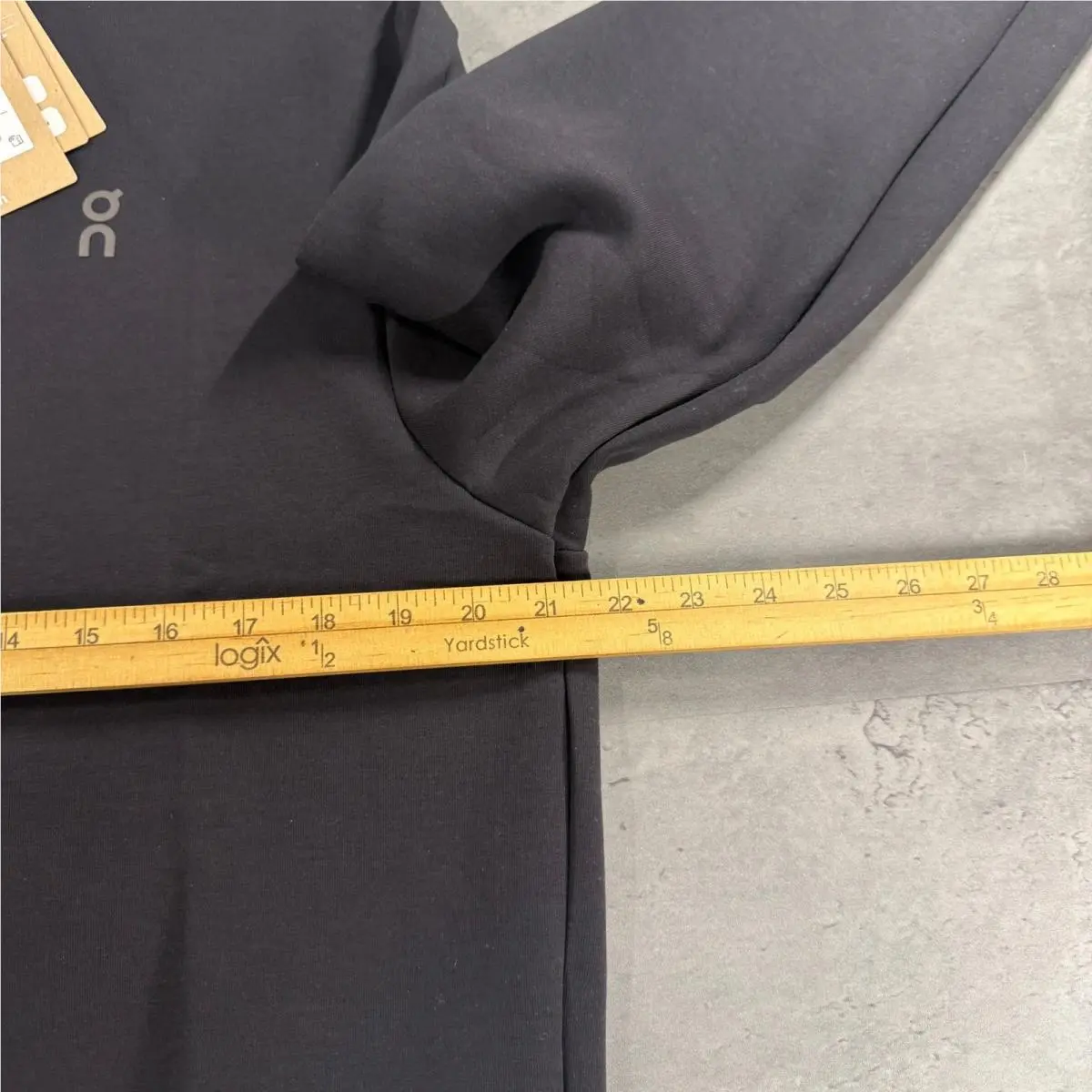 On-Running clothing - Black 5