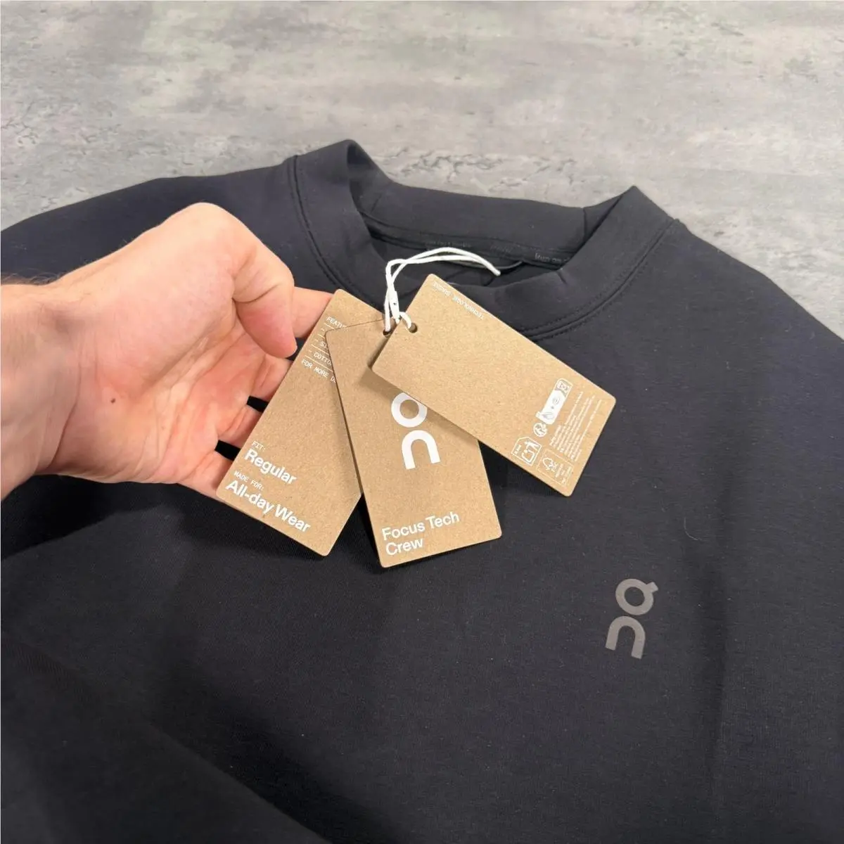 On-Running clothing - Black 7
