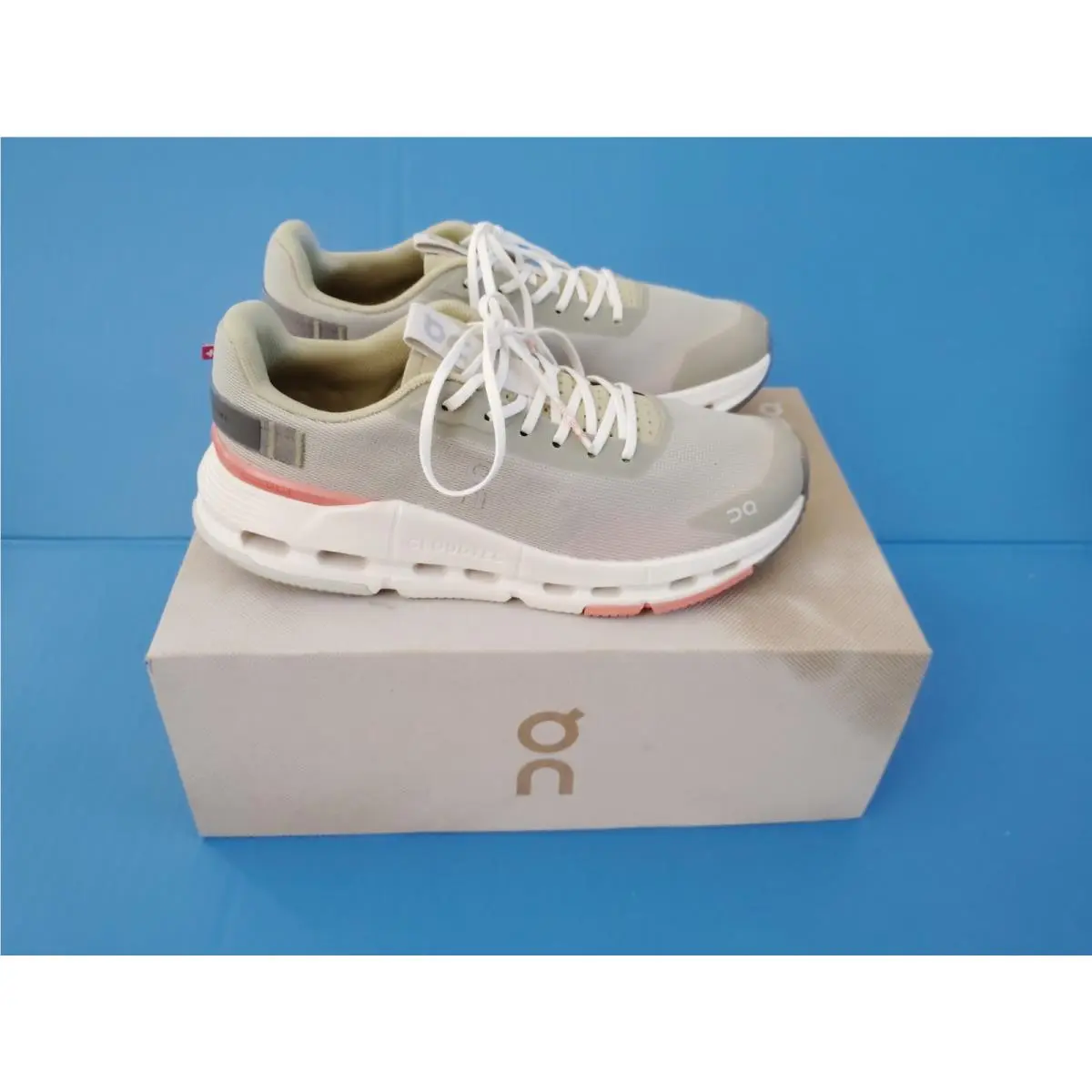 On Running Cloudnova Form 2 Size 6 Women’s Sneakers Light Gray-cloudtec