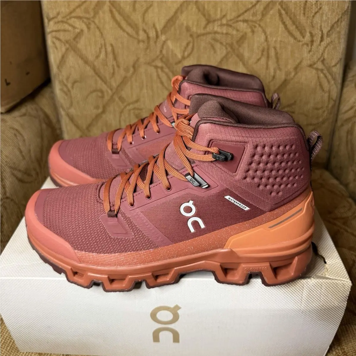 On Running Cloudrock 2 Waterproof Women’s 10.5 Trail Hiking Shoes ‘beet/auburn’