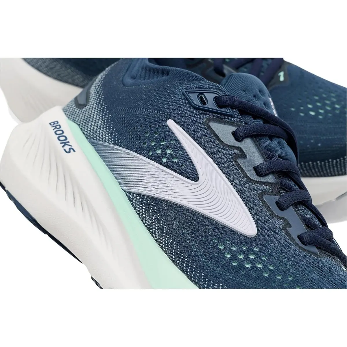 Brooks shoes - Black/Asphalt/Iced Coffee 74