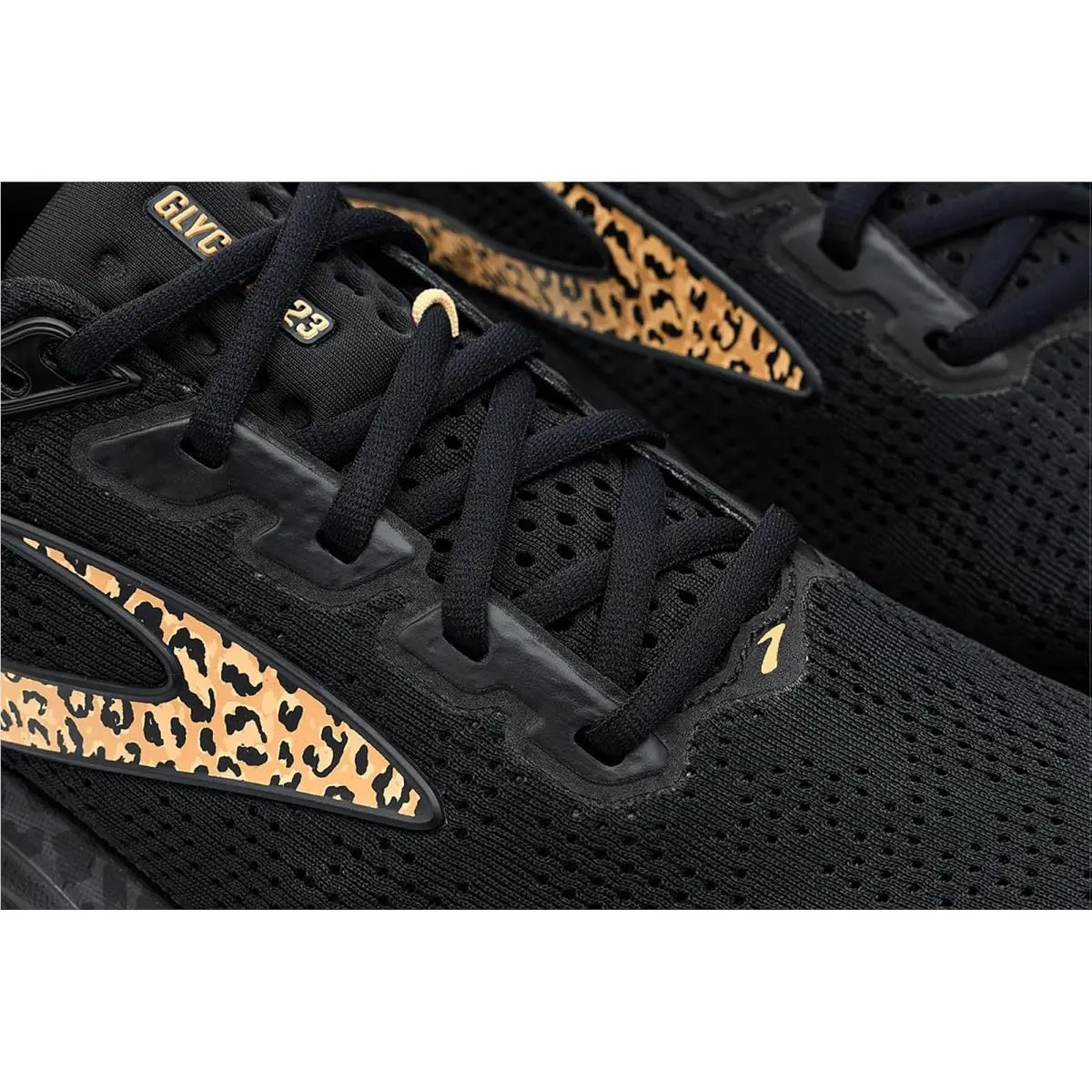 Brooks shoes - Black/Asphalt/Iced Coffee 4