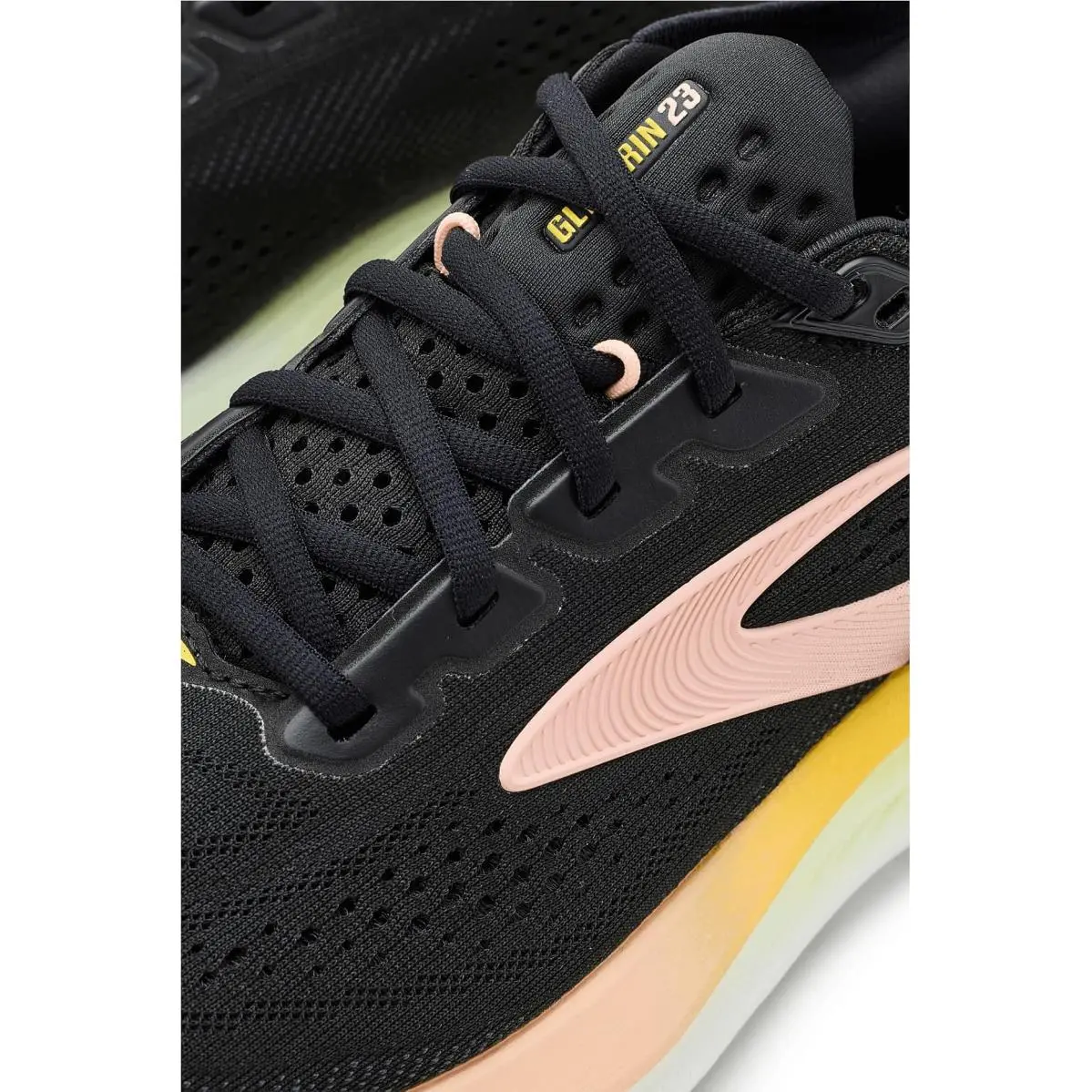 Brooks shoes - Black/Asphalt/Iced Coffee 32