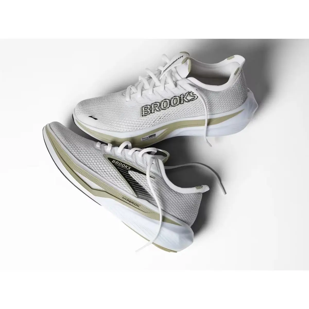 Brooks shoes - White/Oyster 6