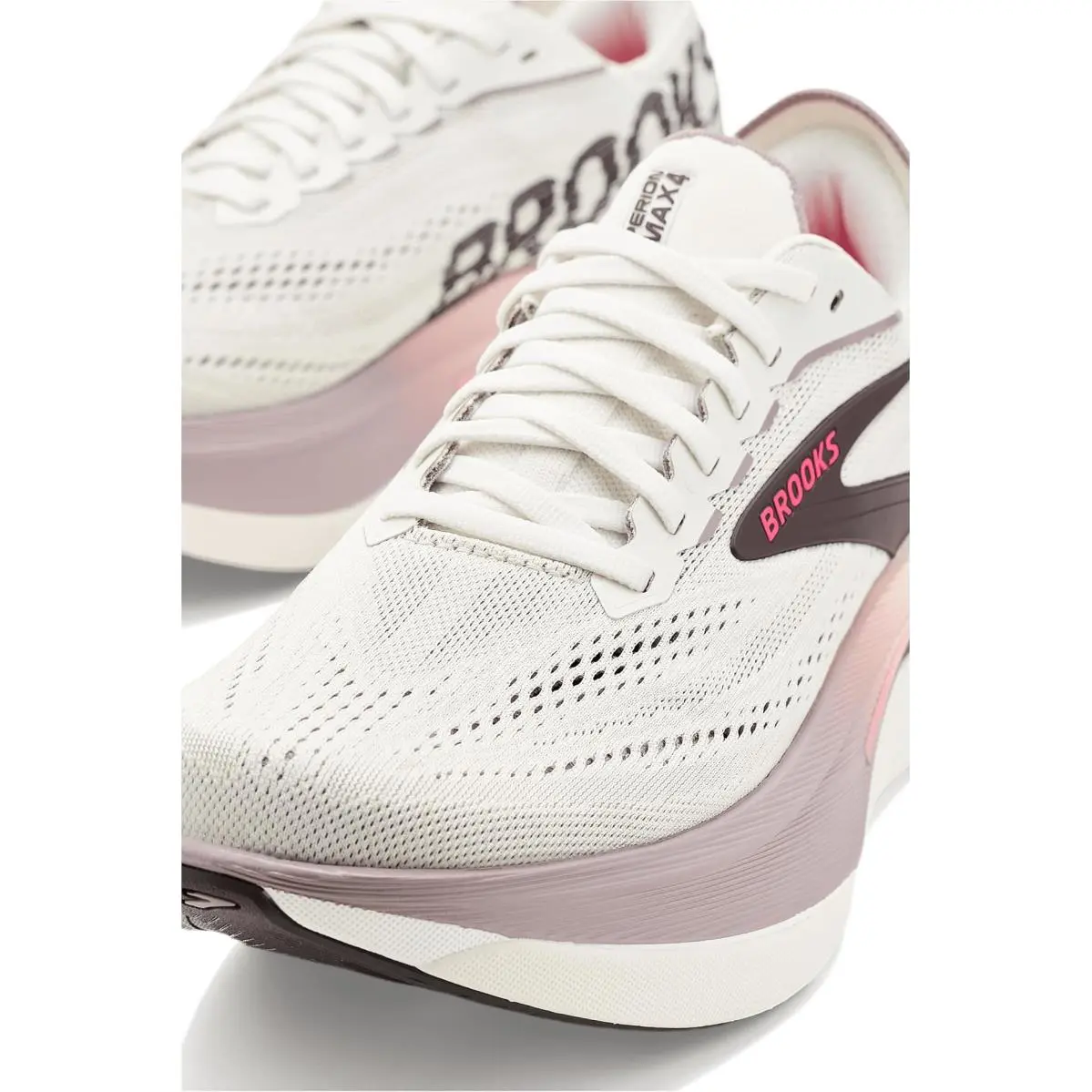 Brooks shoes - Coconut/Raisin/Pink 11