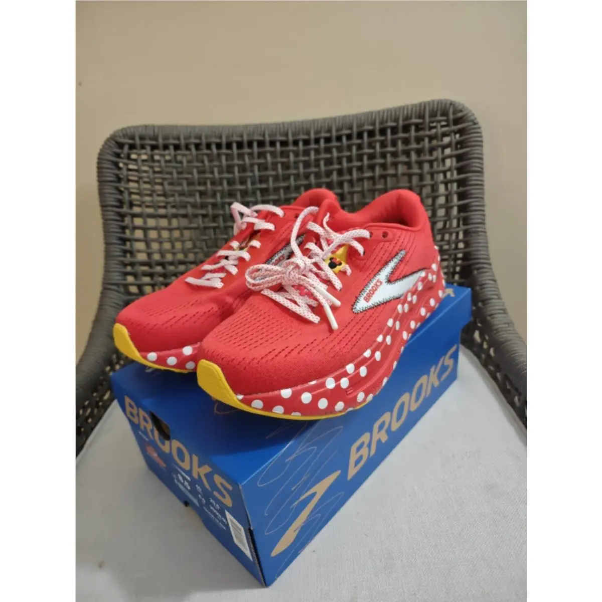 Brooks shoes - Brooks Ghost Max 2 - Ghost Max - Red 3