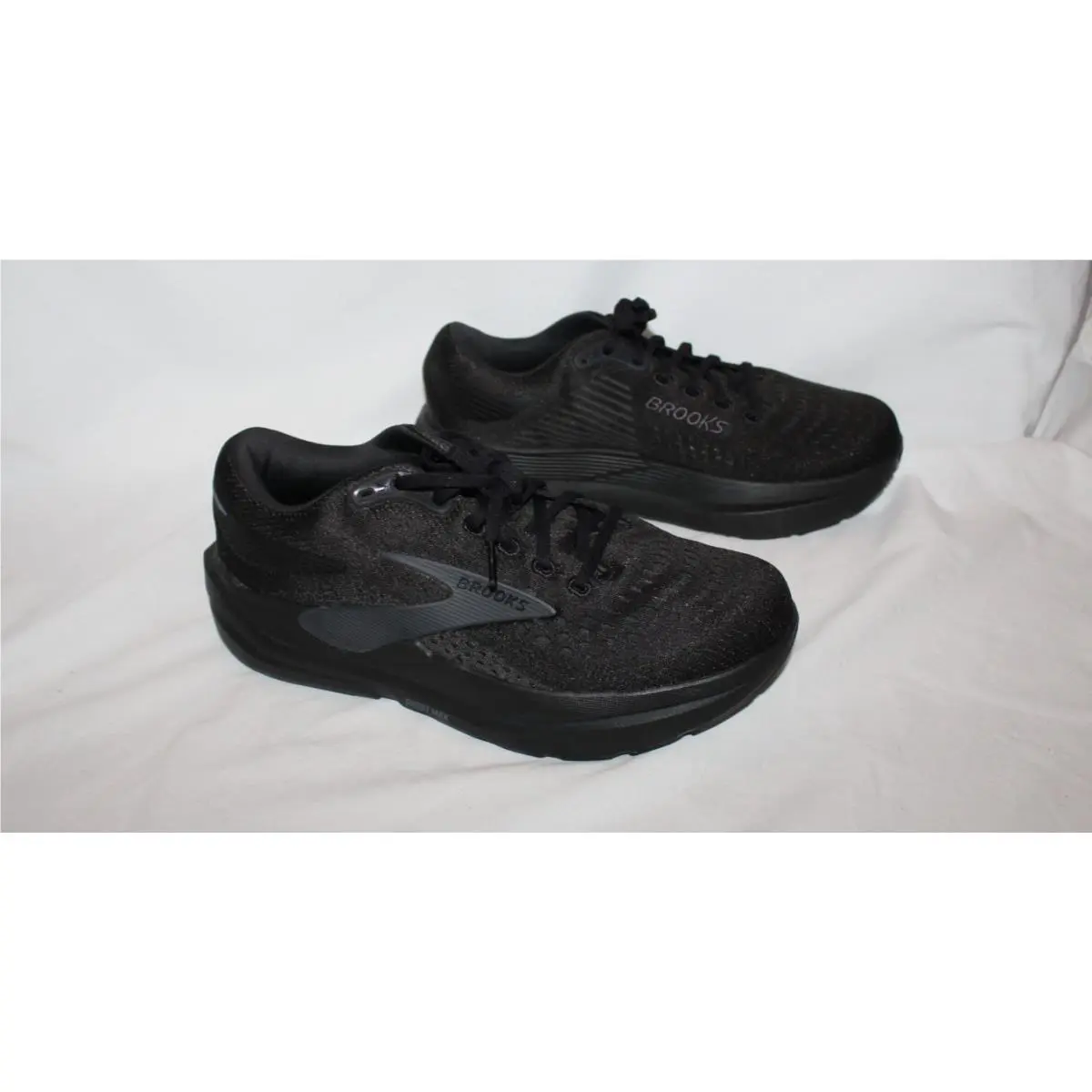 Brooks Ghost Max 3 Running Athletic Sneakers Black Ebony Sz 9.5 Wide