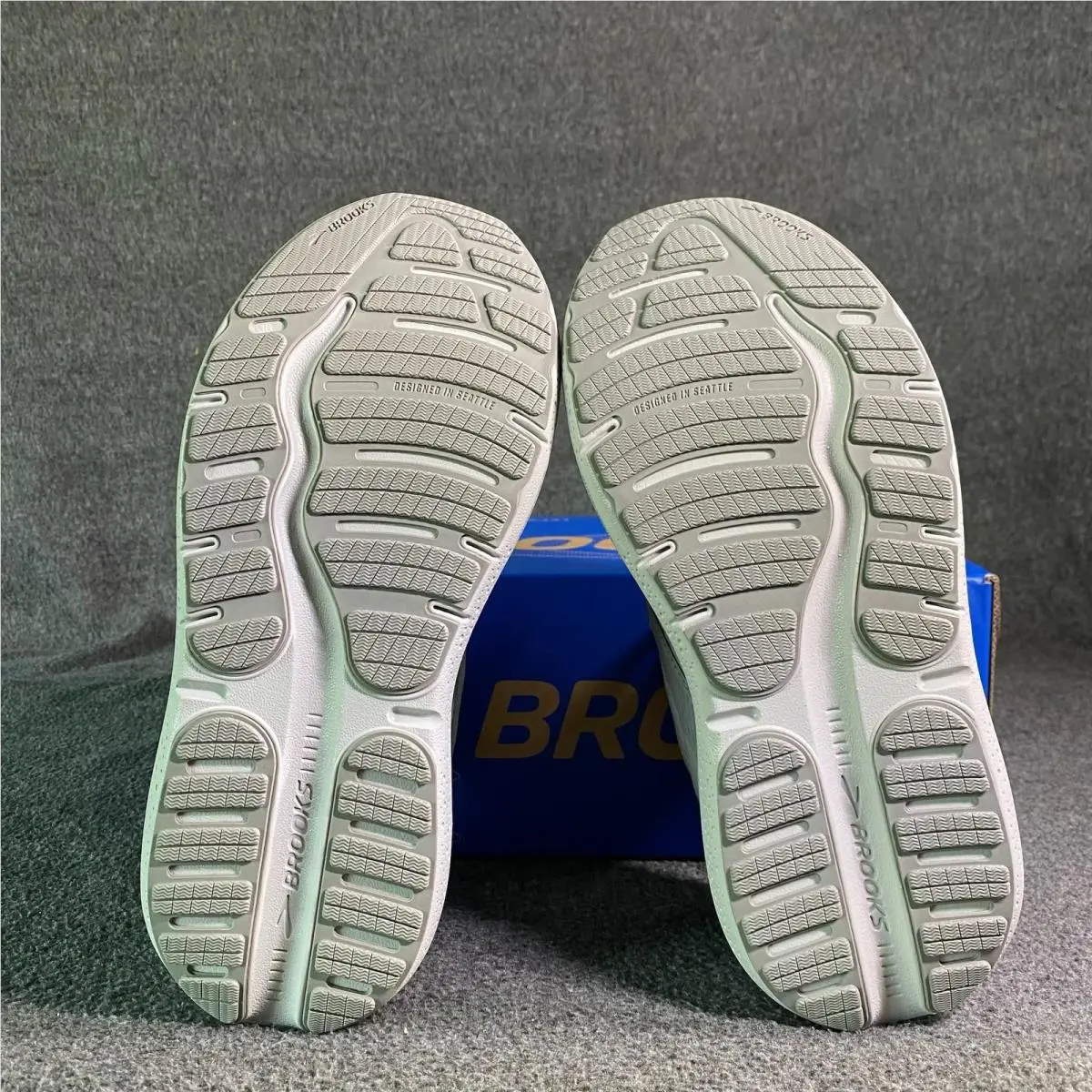 Brooks shoes - Brooks Ghost Max SE - Ghost Max - 1104441D034 - Gray 4