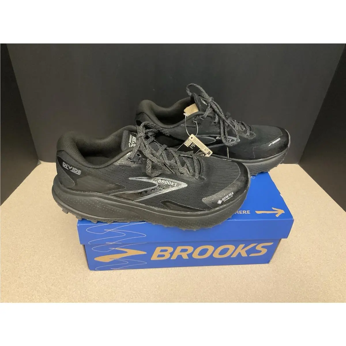 Womens Brooks Divide 5 Gtx Waterproof Trail Running Shoes. Size 7.5B. Nice