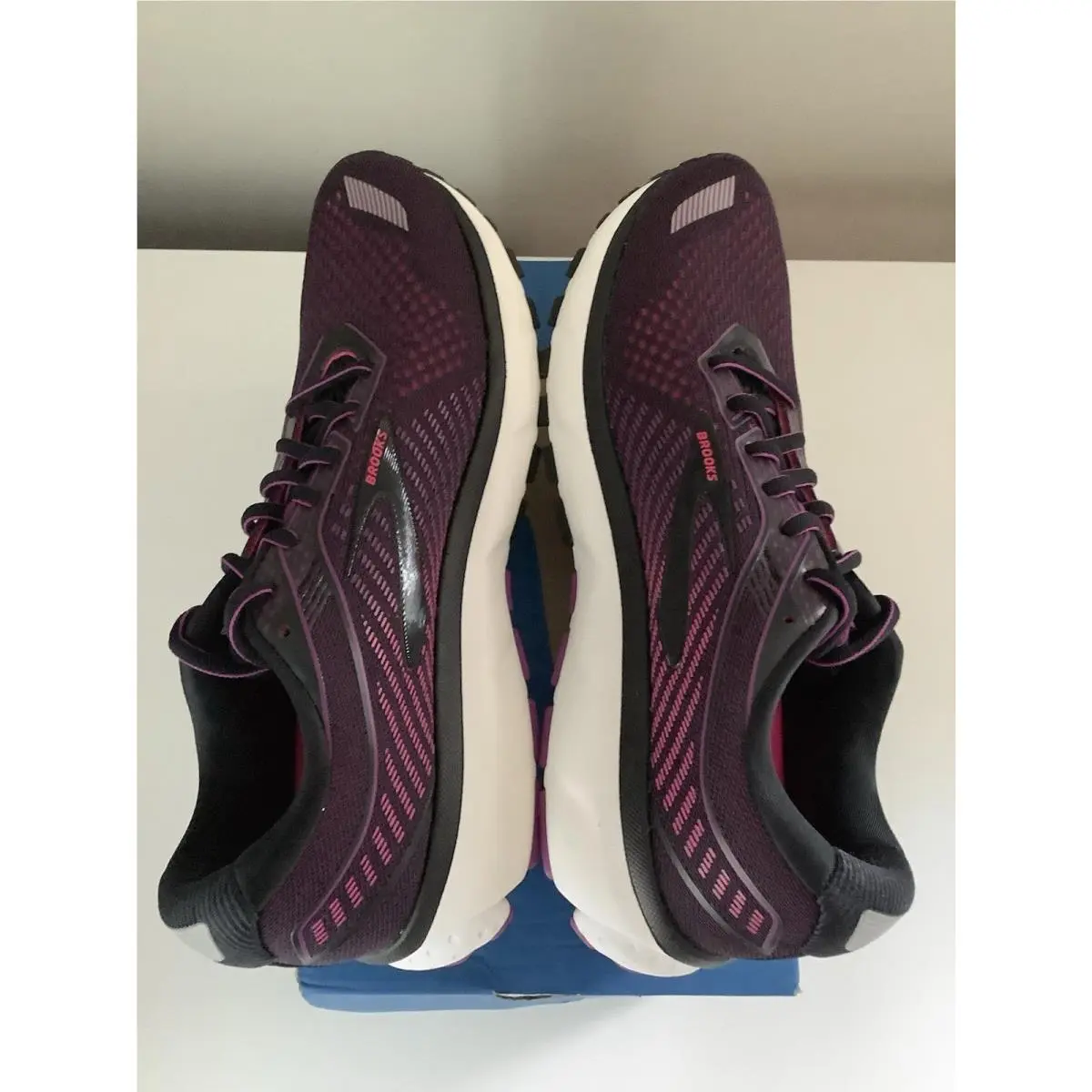 Brooks shoes - Pink 1