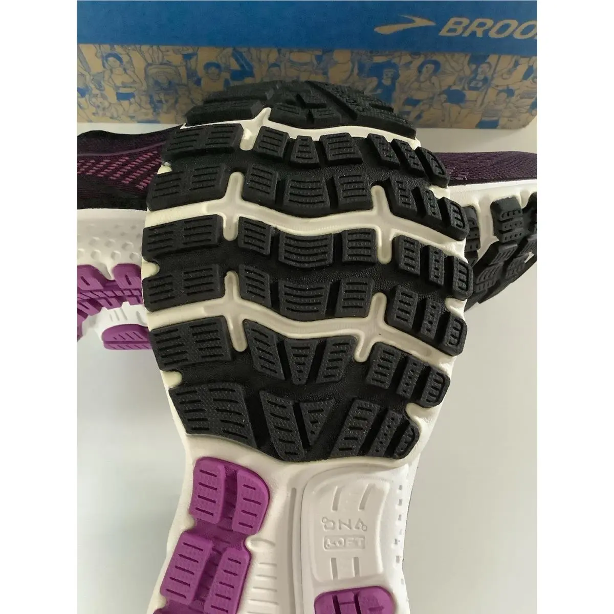 Brooks shoes - Pink 4