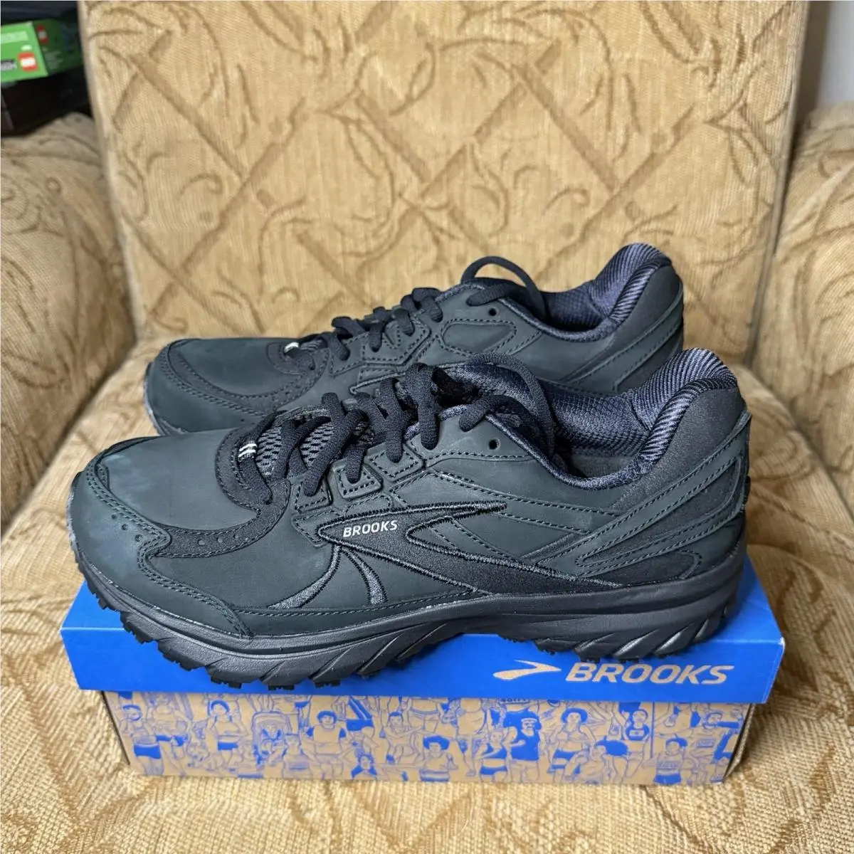 Brooks Zeal Walker Black Walking Women’s Running Shoes Size 5.5B