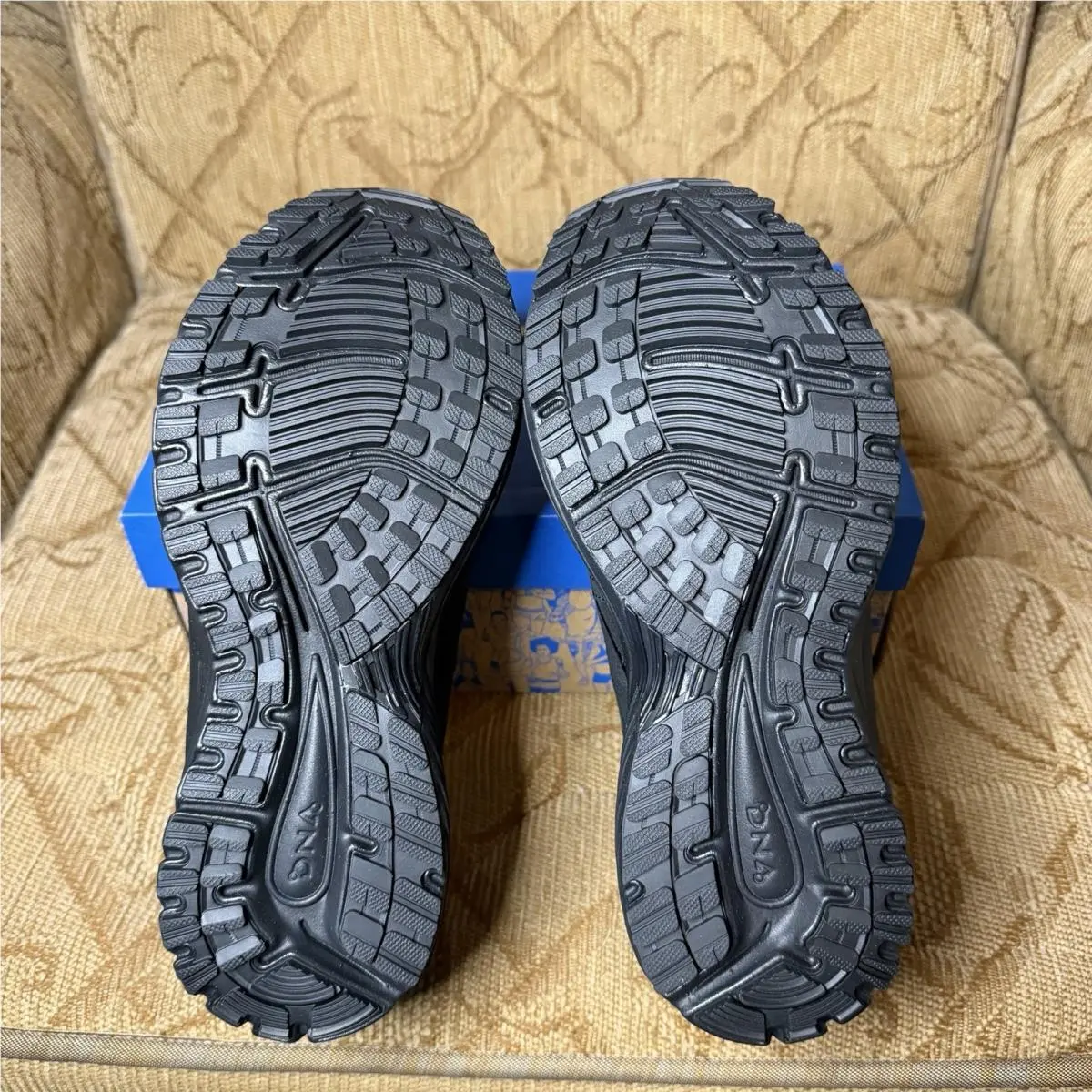Brooks shoes - Brooks Zeal Walker - Zeal Walker - Black 4