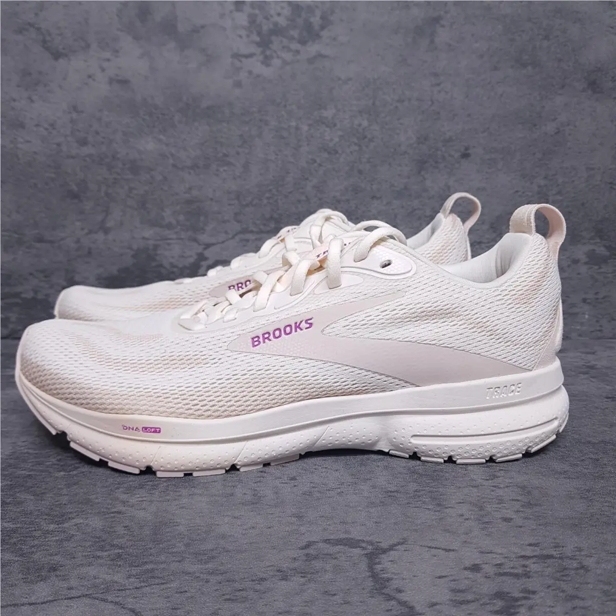 Brooks Trace 4 Running Shoes Womens 10 Coconut Milk Almond Purple
