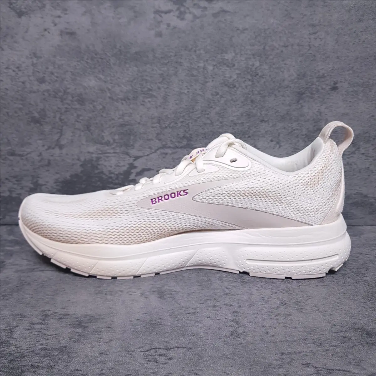 Brooks shoes - Brooks Trace 4 - Trace - 120441-1B-111 - Ivory 0