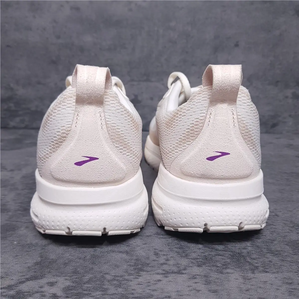 Brooks shoes - Brooks Trace 4 - Trace - 120441-1B-111 - Ivory 2