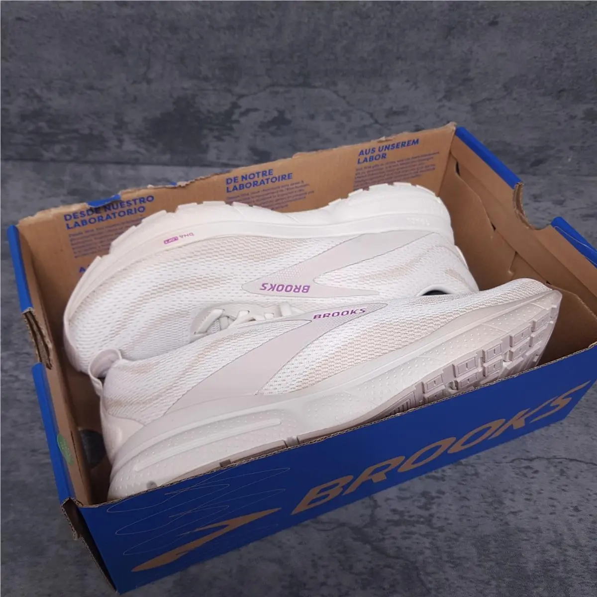 Brooks shoes - Brooks Trace 4 - Trace - 120441-1B-111 - Ivory 4
