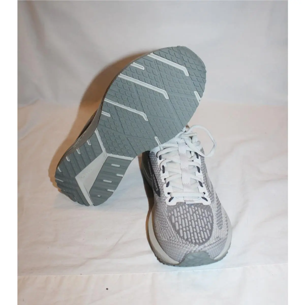 Brooks shoes - Gray 4