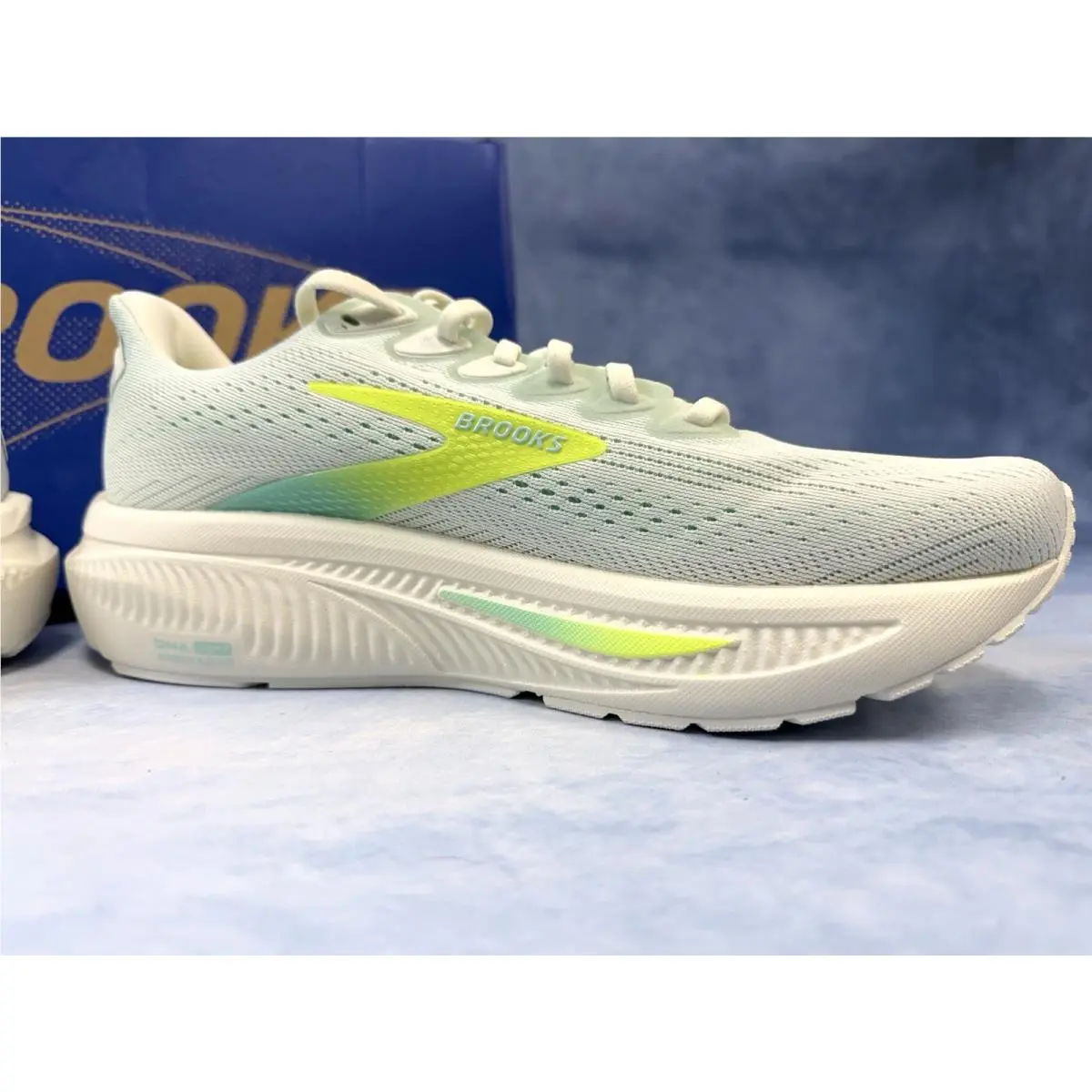 Brooks shoes - Brooks Ghost 17 - Ghost - White 10