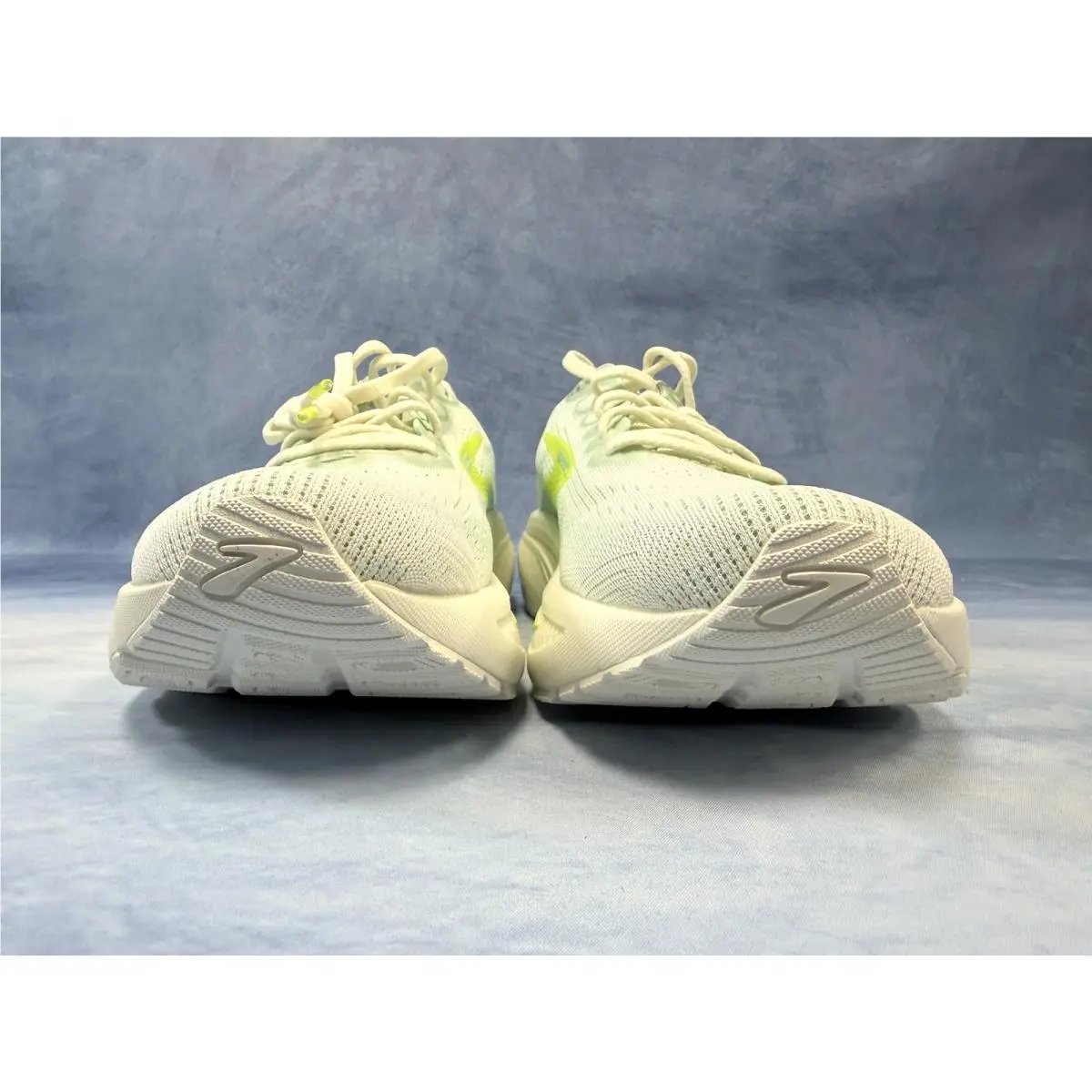 Brooks shoes - Brooks Ghost 17 - Ghost - White 2
