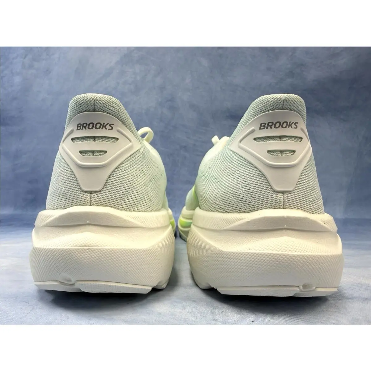 Brooks shoes - Brooks Ghost 17 - Ghost - White 4