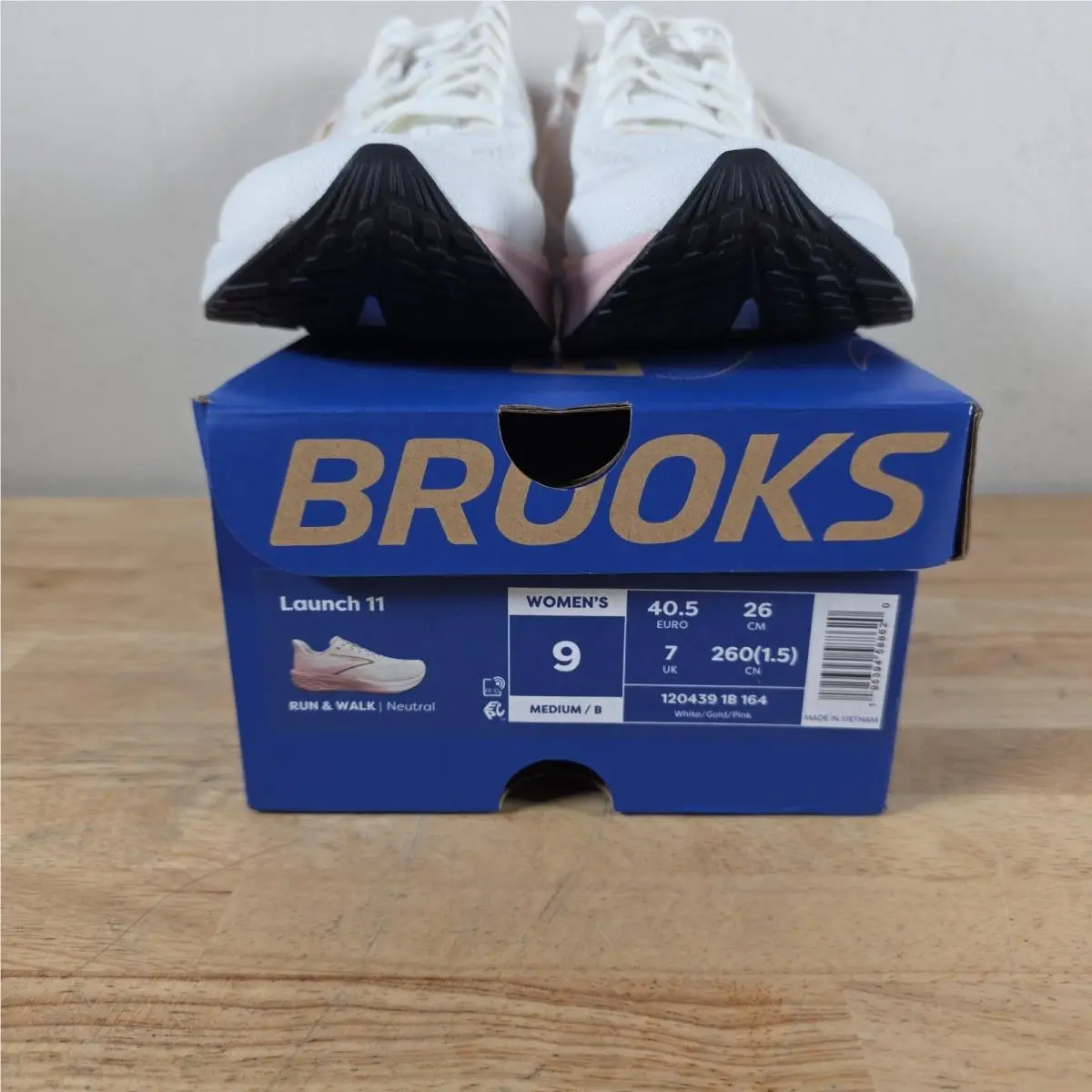 Brooks shoes - Brooks Launch 11 - Launch - 120439-1B-164 - Pink, Manufacturer: White/Gold/Pink 2