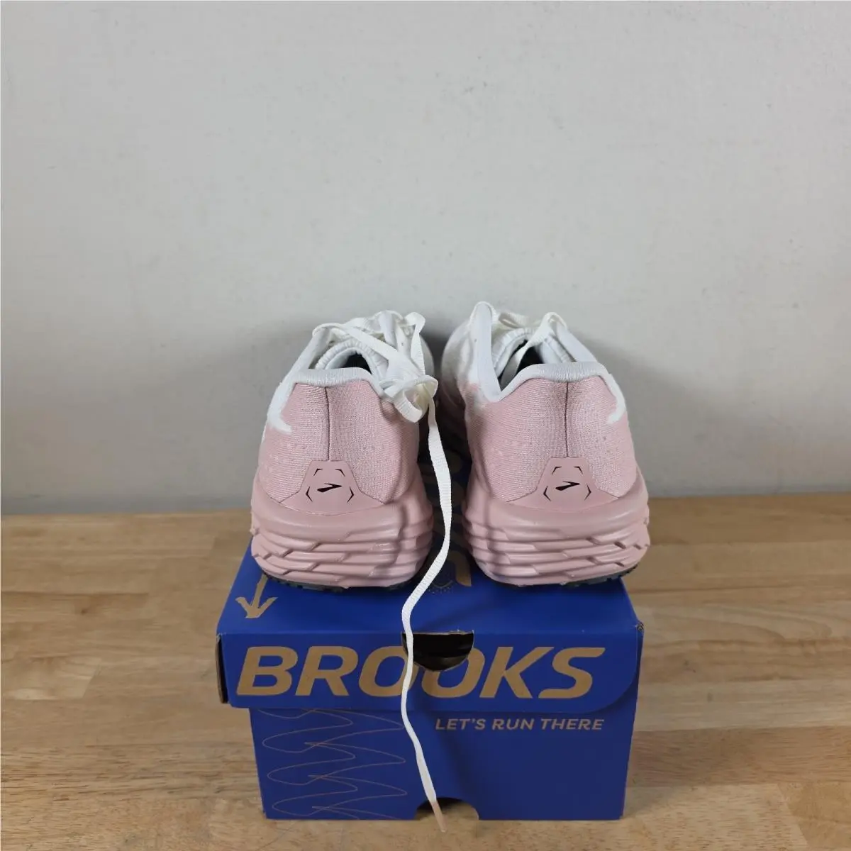 Brooks shoes - Brooks Launch 11 - Launch - 120439-1B-164 - Pink, Manufacturer: White/Gold/Pink 6