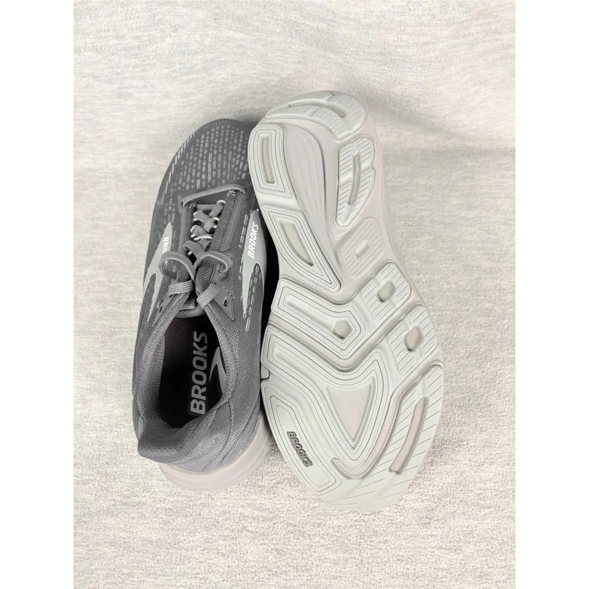 Brooks shoes - Brooks Revel 8 - Revel - Gray 7