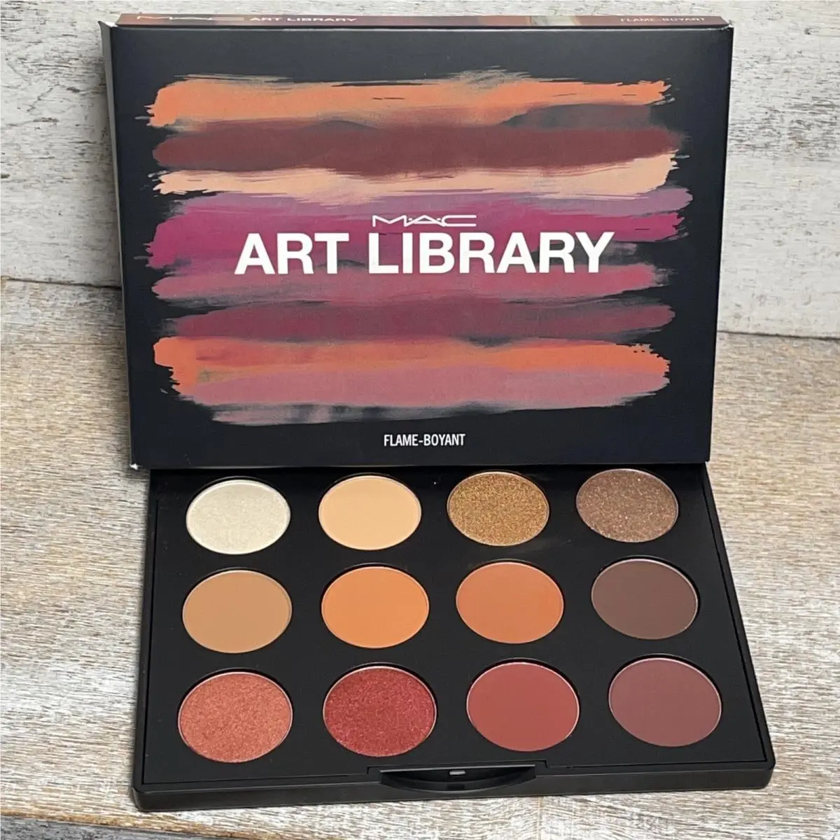 00MAC Art Library 12 Eyeshadow Palette Shade: Flame-boyant