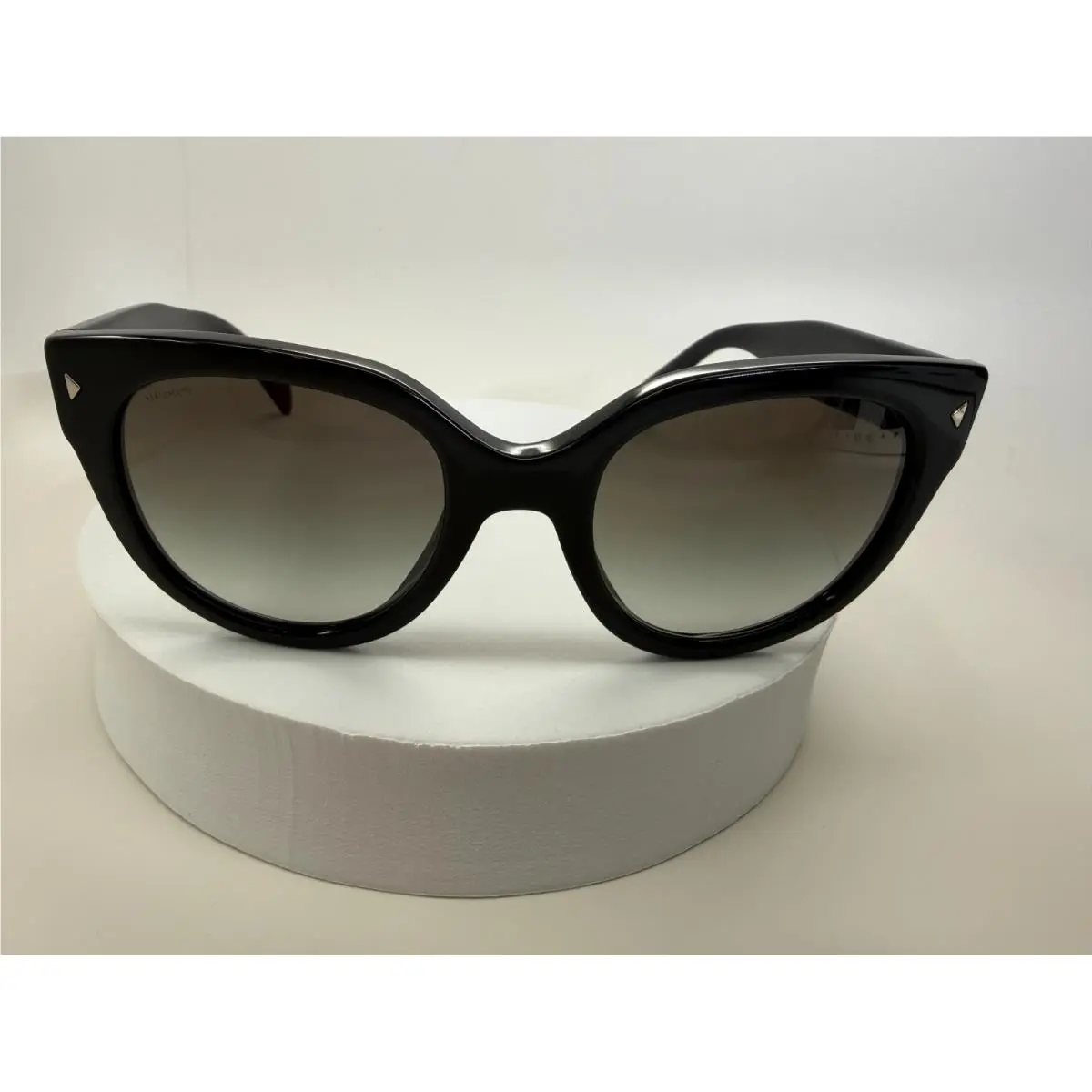 Prada SR17O Sunglasses Color 1AB0A7 Black with Gray Gradient Lens