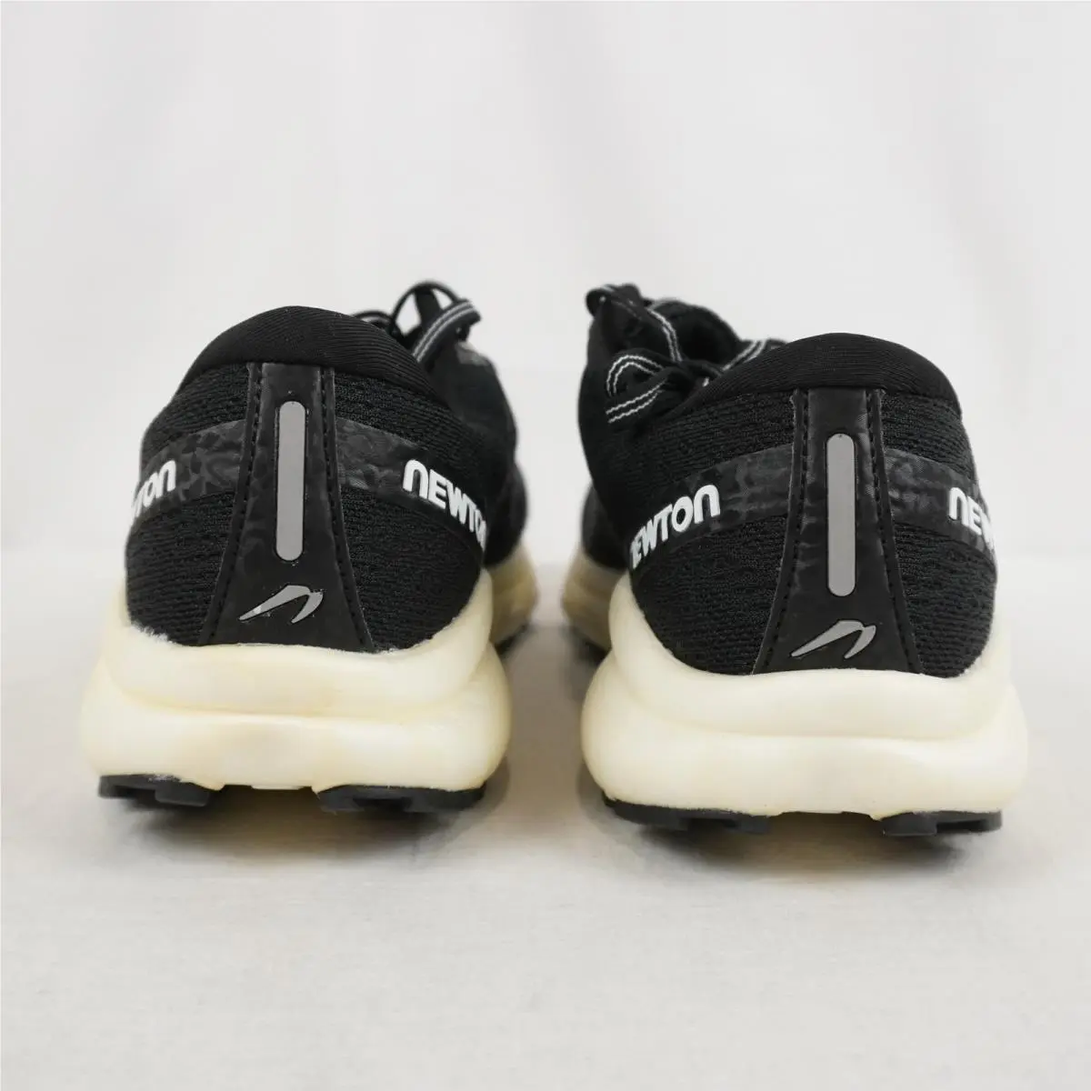 Newton shoes - U006124 - U006124 - Black (UPC: 848338073026) 1