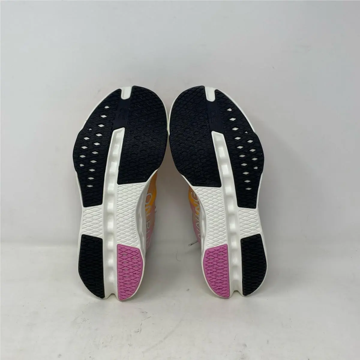 On-Running shoes - Tangerine (UPC: 7615537232584) 2