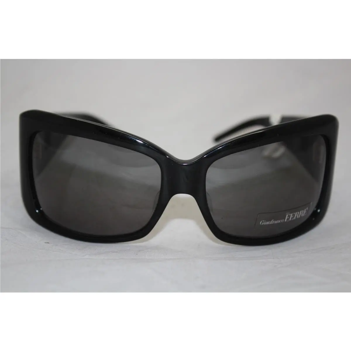 Gianfranco Ferre GF Women`s Black Rectangle Sunglasses Silver Logo 62 17 120