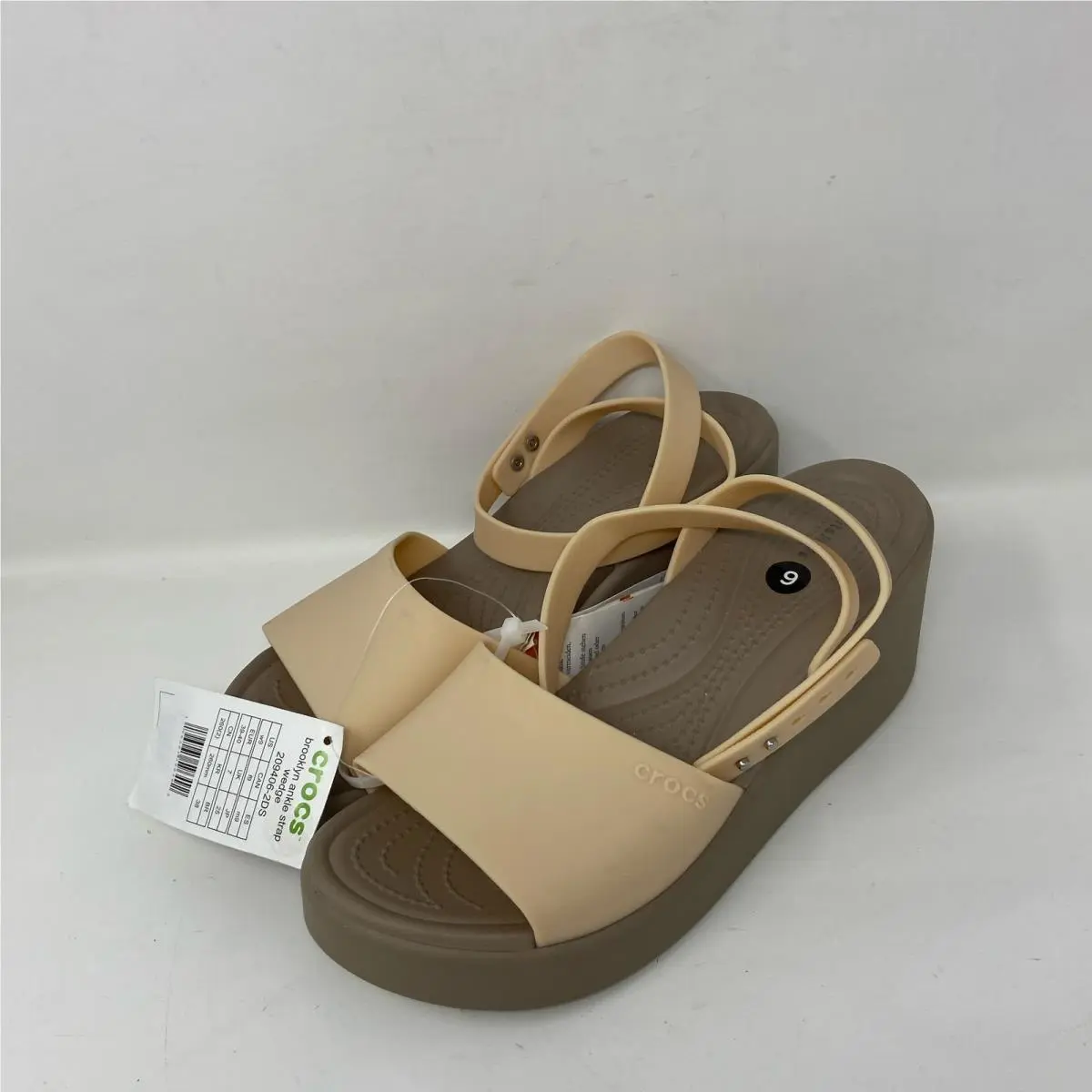 Crocs shoes - White (UPC: 0196265596492) 0