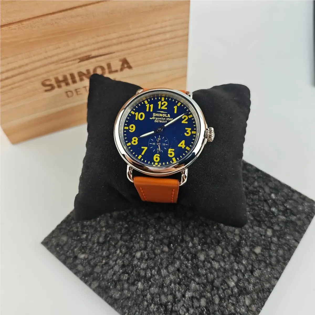 Shinola Runwell Watch Collegiate Blue Dial Argonite 1069 Men`s Watch 41mm
