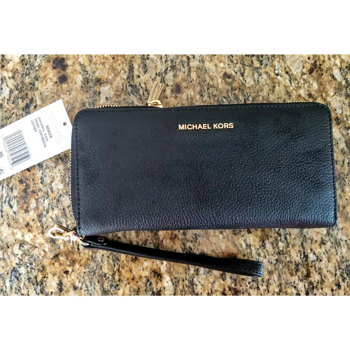 Michael Kors Mercer ZA Travel Continental Pebbled Leather Black