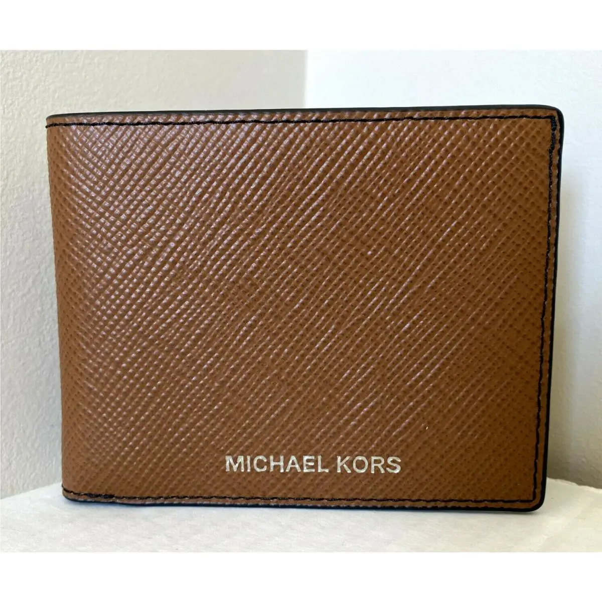 Michael Kors Harrison Men`s Slim Billfold Wallet Leather Luggage / Gift Box