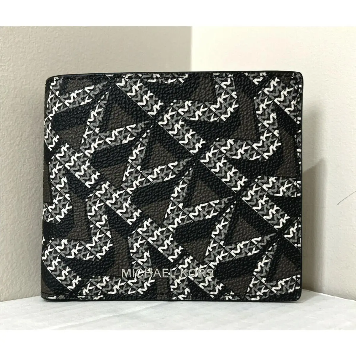 Michael Kors Cooper Men`s Billfold Wallet Olive / Army Green Multi