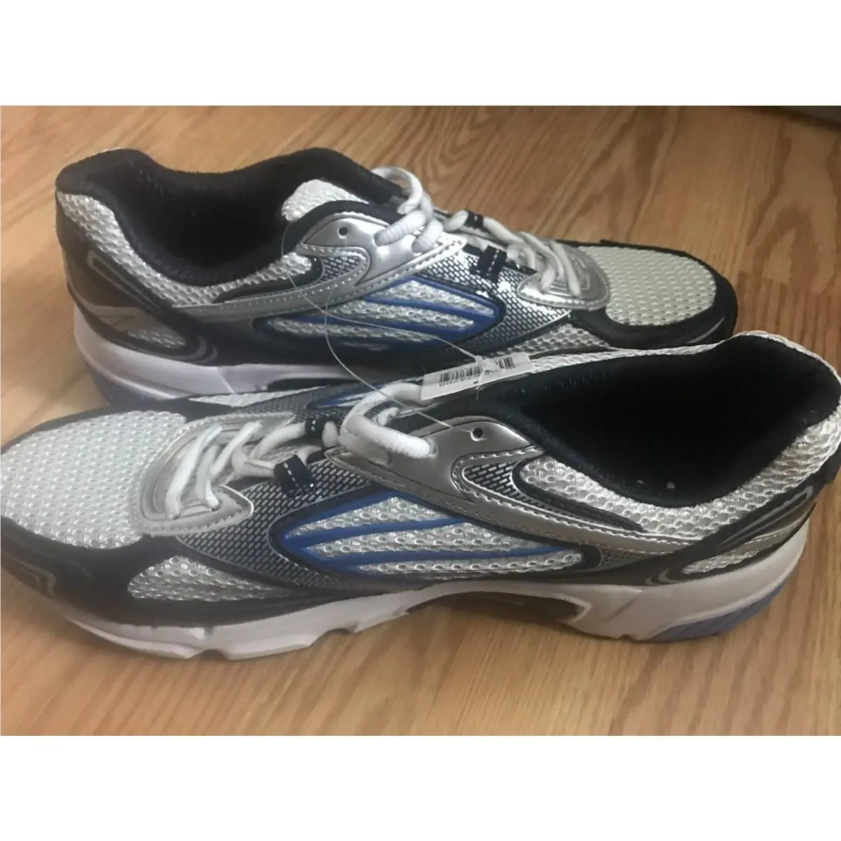 Men`s Size 11 Fila Running Shoes