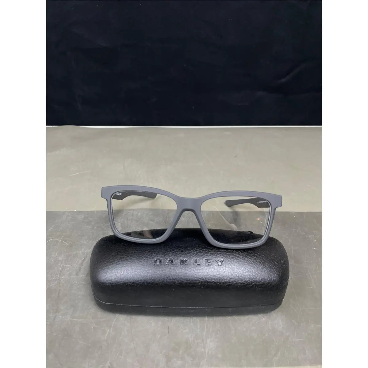 Oakley Unisex Satin Pavement - Demo Lense