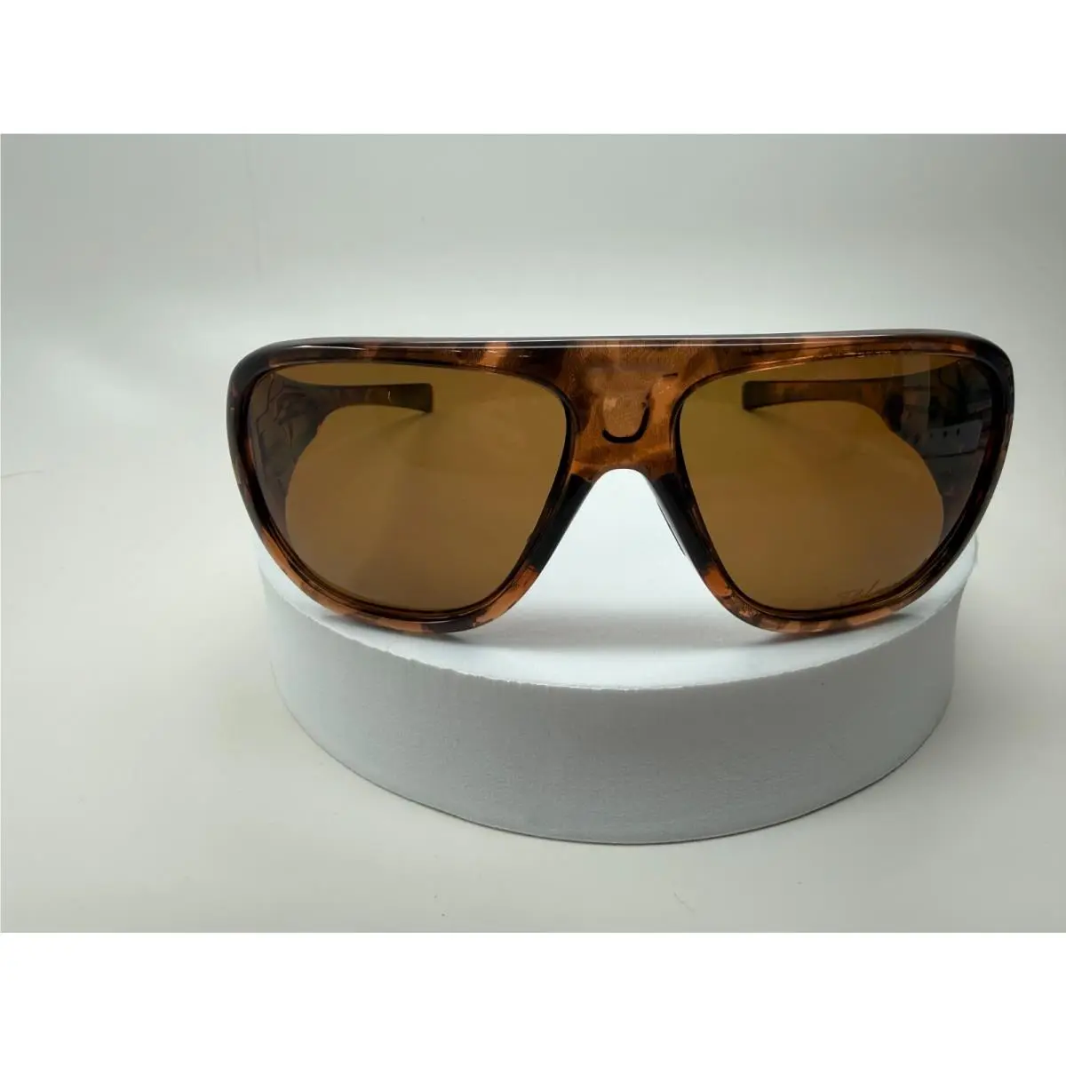 Oakley oo9094-06 Sunglasses Color Topaz Tortoise with Bronze Polarized Lens