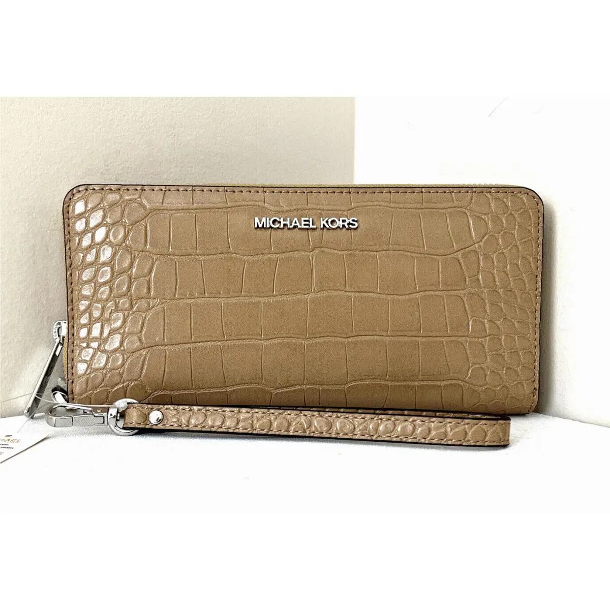 Michael Kors Jet Set Large Travel Continental Wallet Embossed Camel