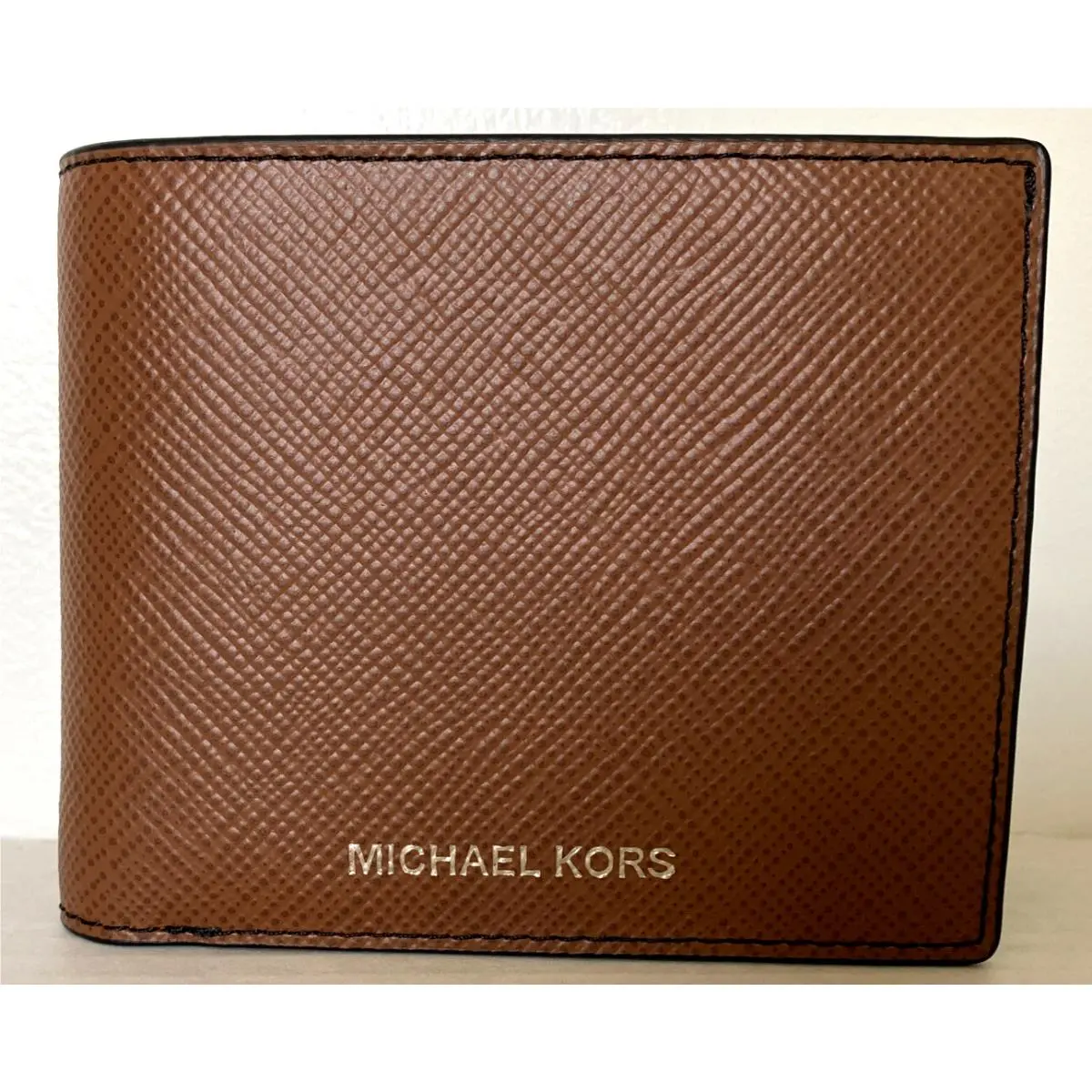 Michael Kors Harrison Men`s Billfold Wallet with Passcase Leather Luggage