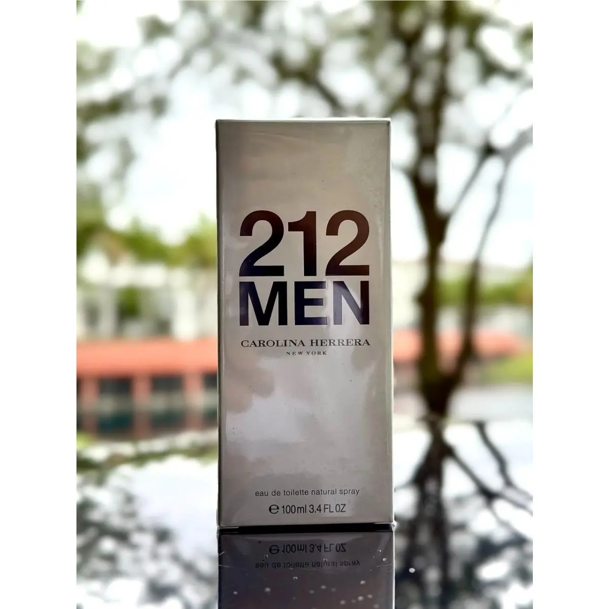 Carolina Herrera 212 Nyc Men – 3.4 Fl. oz Eau de Toilette Natural Spray
