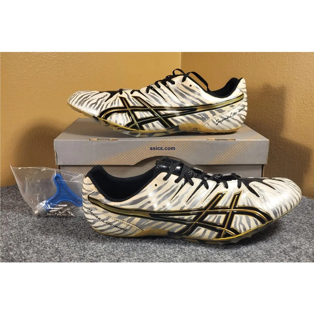 Asics Lite-ning 4 Track Spikes G201Y0190 White/black/gold Sprint Shoes Size 13