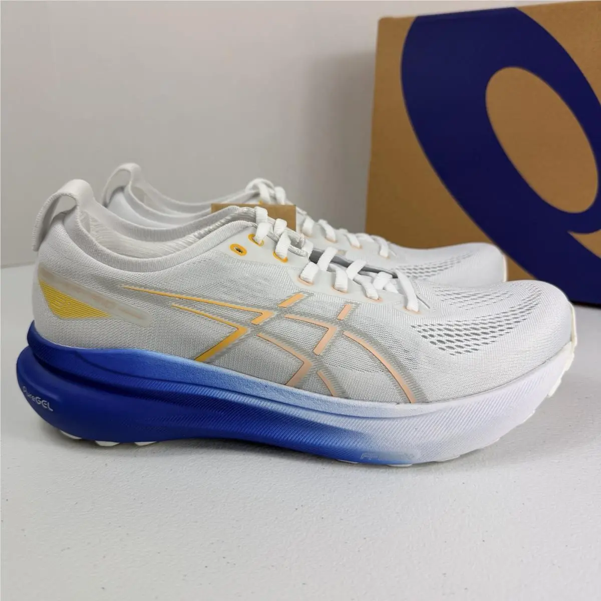 Asics Men`s Gel-kayano 31 Running Shoes White/breeze Size 10 Men 1011B867-102