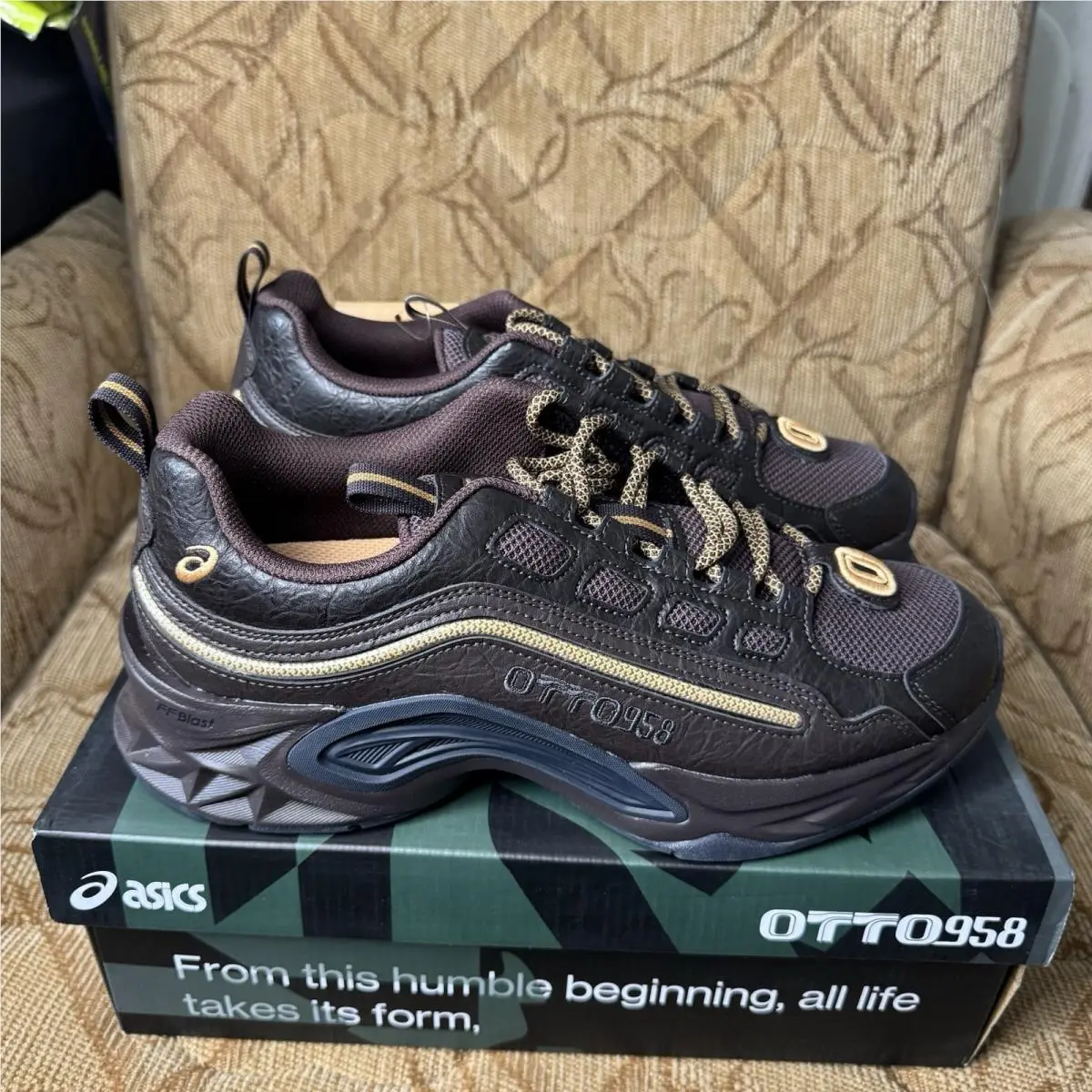 Asics shoes - Brown 2