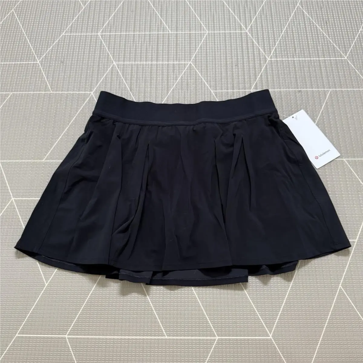 Lululemon Tennis Time Skirt 10 Black LW8A9ZS Pleated Golf