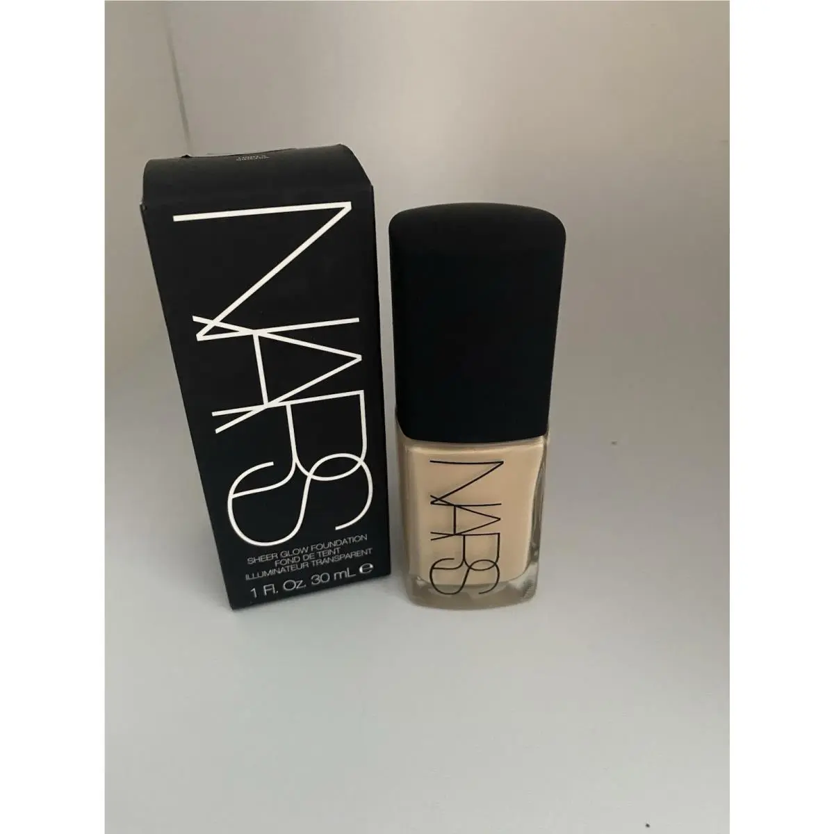 Nars Sheer Glow Foundation Medium 2.5 Sahel