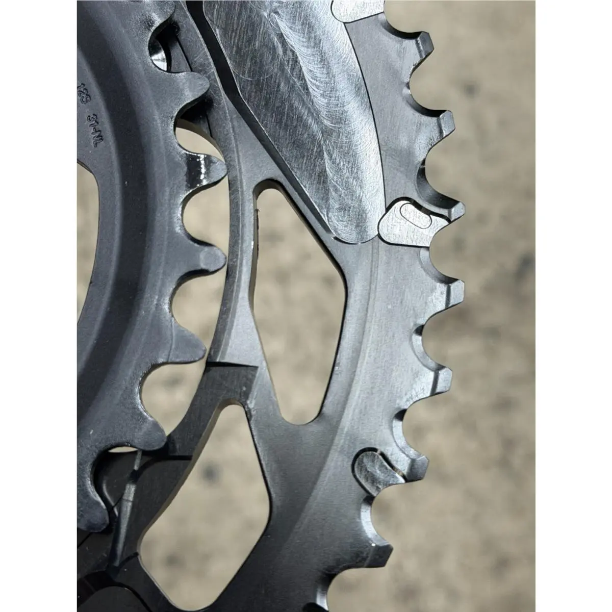 Shimano  - Shimano GRX 820 FC-RX820 - GRX - FC-RX820 - Black (UPC: 192790303420) 2